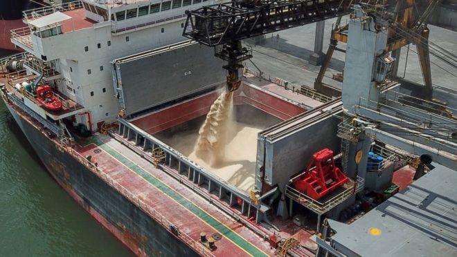 Despoeiramento de moega sem filtro